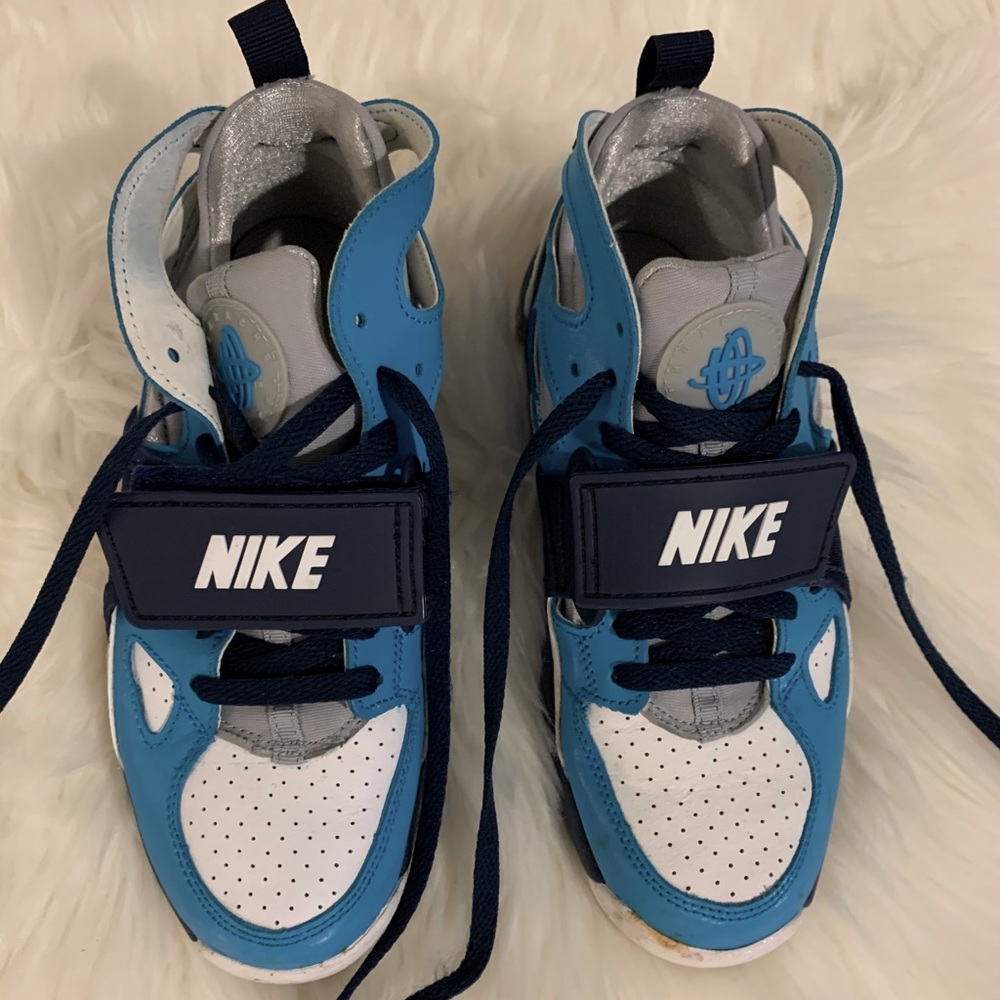 Nike Huarache Hightop Sneakers